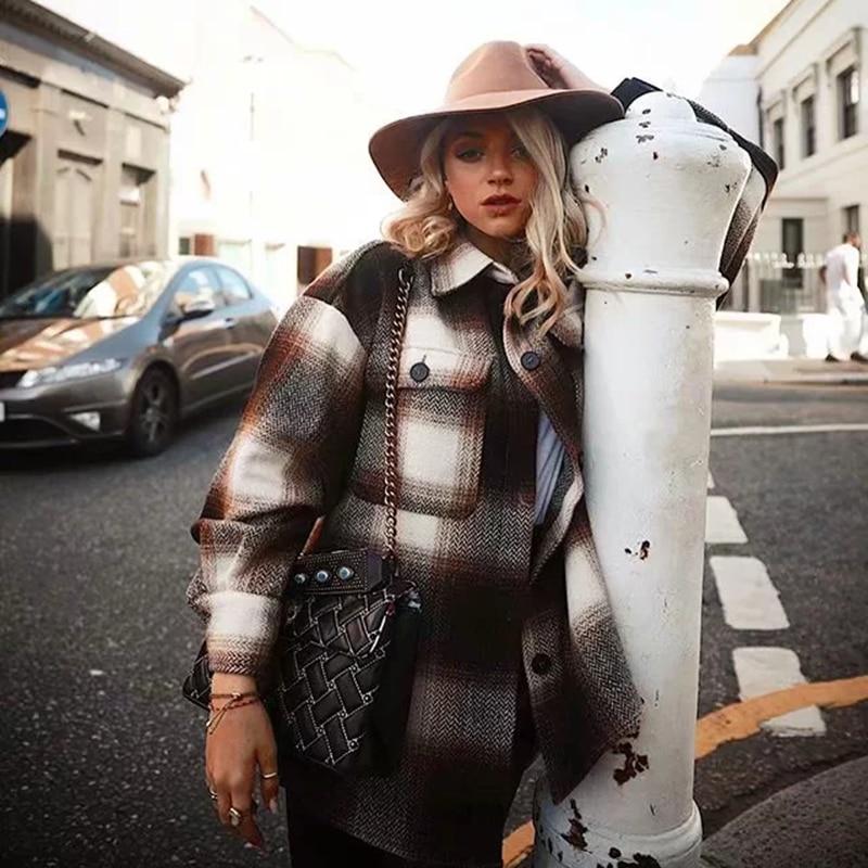 Damenjacke kariert braun, Streetwear, Übergangsjacke, Vintage-Look, ideal für Frühling.