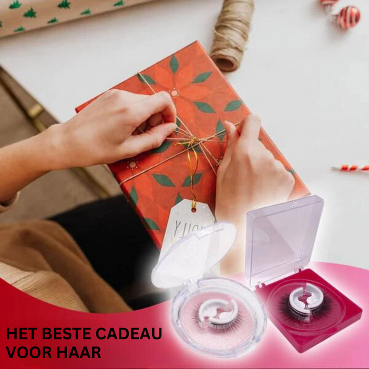 Frau verpackt Geschenk mit rotem Papier, daneben Wimpernboxen, ideales Geschenk für Frauen.