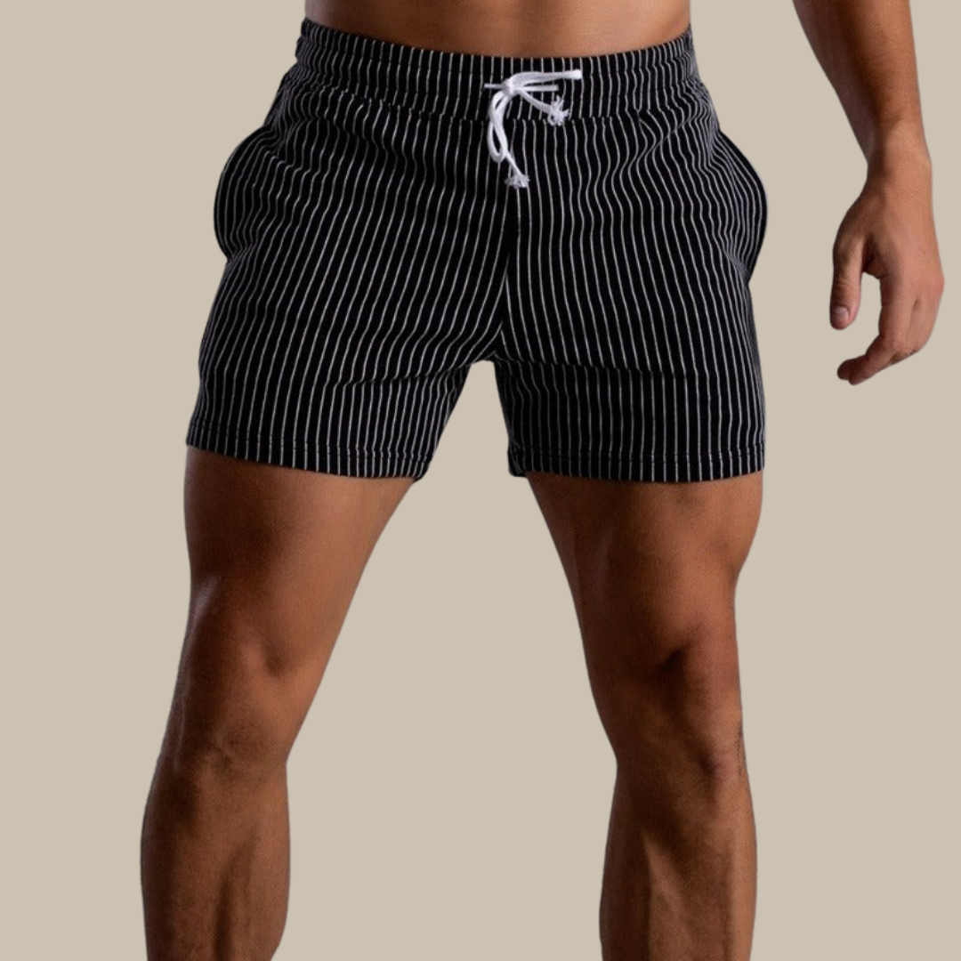 Schwarze gestreifte Herren-Badeshorts mit Kordelzug, bequem und stilvoll für den Sommer.