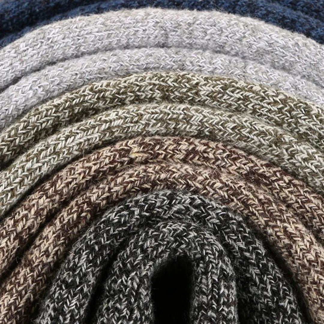 Mehrfarbige Wollschals, gestrickt, warm, weich, modisch, Herbst-Winter-Accessoire.