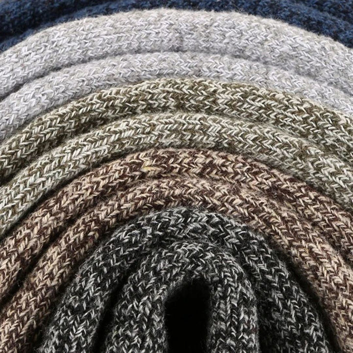 Mehrfarbige Wollschals, gestrickt, warm, weich, modisch, Herbst-Winter-Accessoire.