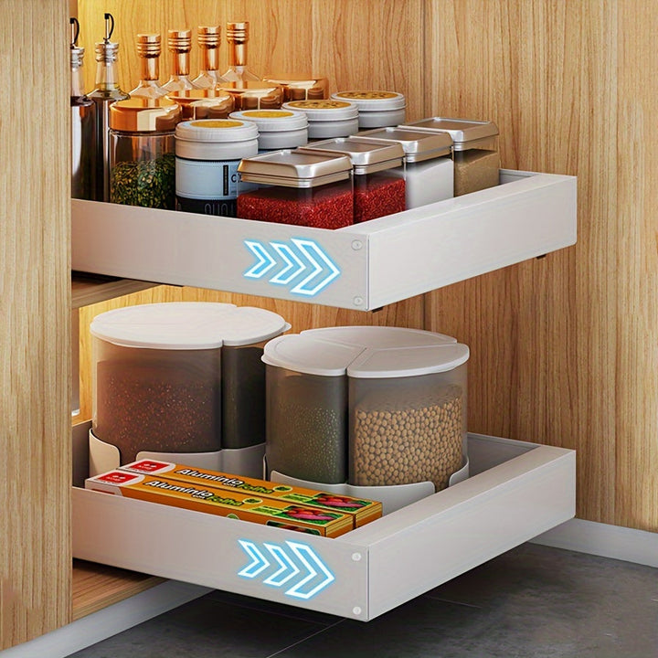 Küchenschrank mit ausziehbaren Regalen, Gewürzgläsern, Vorratsbehältern, Holzoptik, modern.