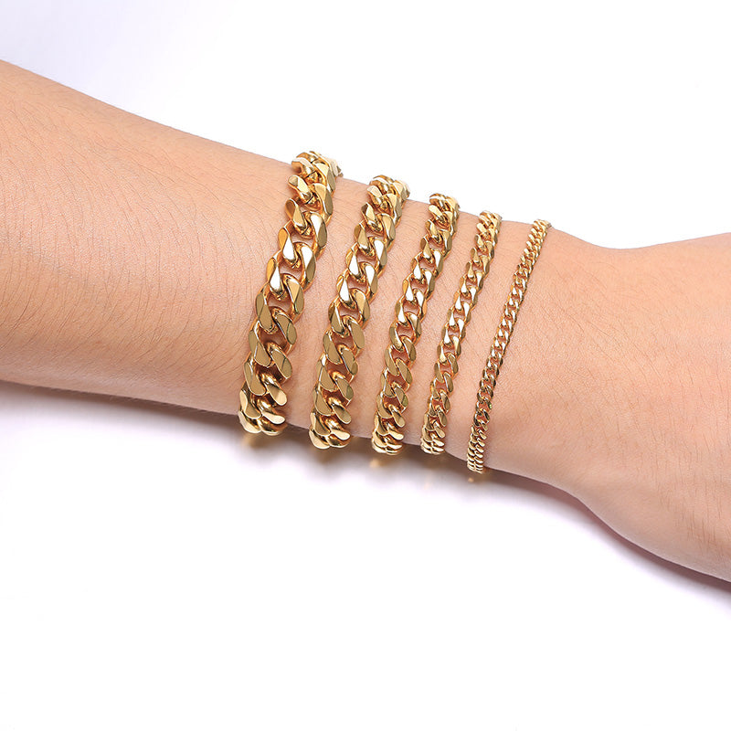 Goldene Edelstahl-Cuban-Link-Armbänder für Herren, verschiedene Breiten, modisch und robust.