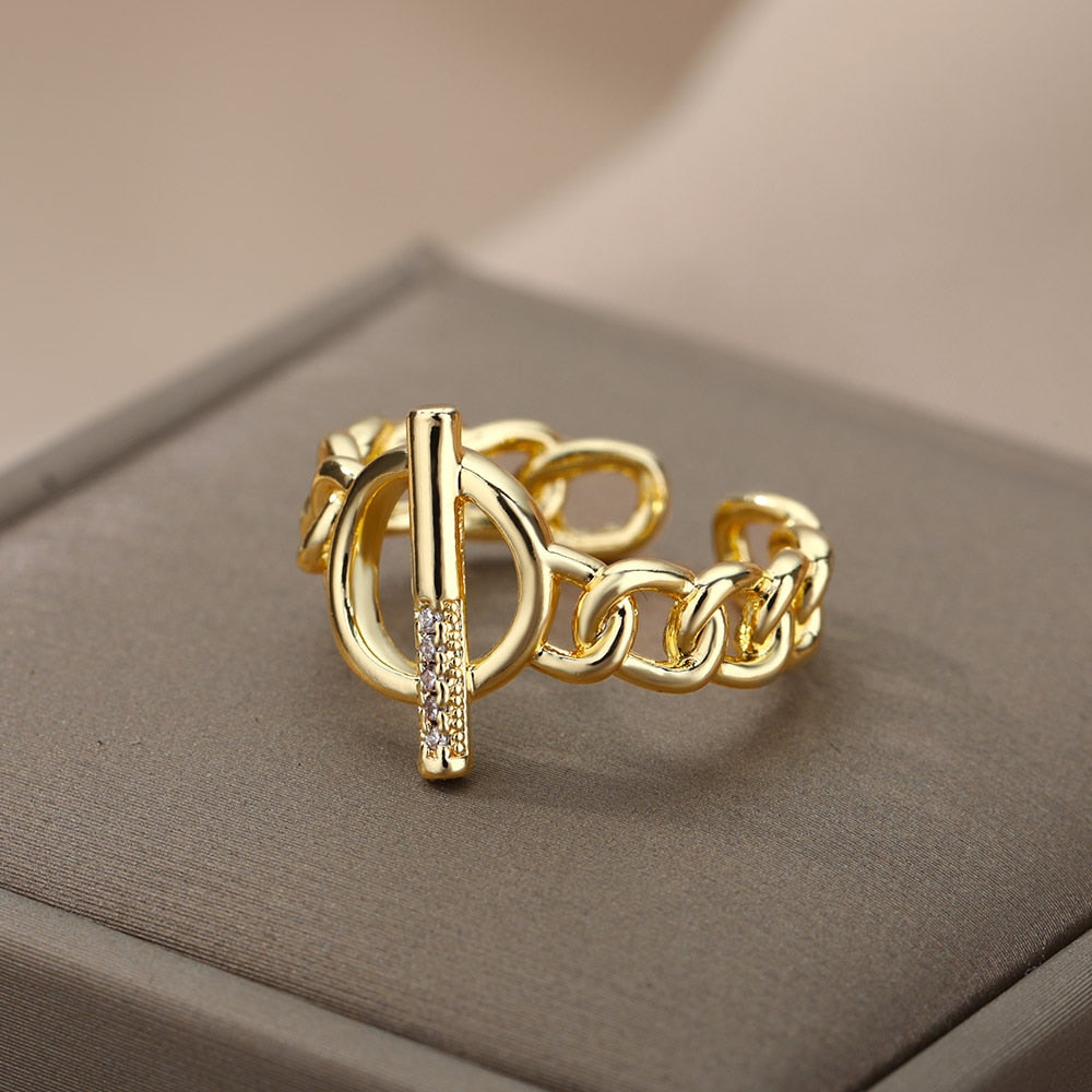 Goldener Kettenring mit Zirkonia, verstellbar, modisches Schmuckstück für Damen.