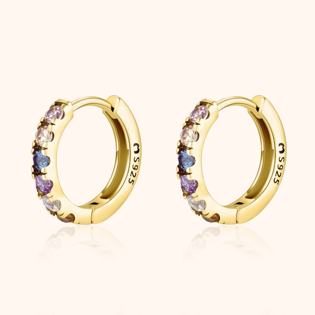 Goldene Creolen mit bunten Edelsteinen, 925er Silber, eleganter Schmuck, Damen-Ohrringe.
