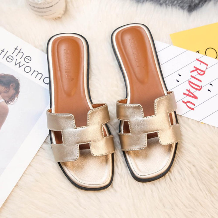 Goldene Damen-Sandalen, flach, Leder, modisch, bequem, Sommer, rutschfest, elegant.