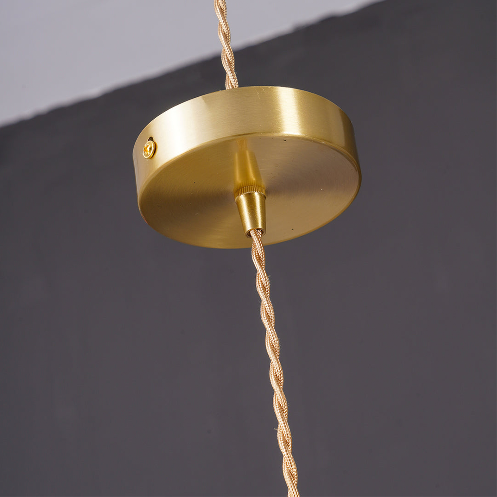 Goldene Deckenleuchte mit geflochtenem Kabel, modernes Design, Metall, Wohnzimmerbeleuchtung.