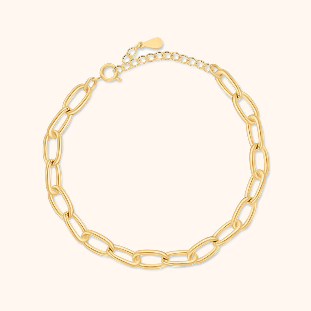 Goldene Gliederkette, verstellbar, elegantes Schmuckstück, modisches Accessoire für Damen.