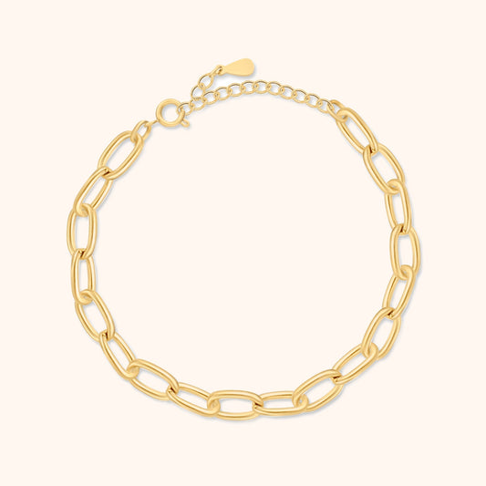 Goldene Gliederkette, verstellbar, elegantes Schmuckstück, modisches Accessoire für Damen.