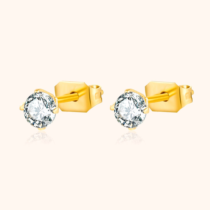 Goldene Ohrstecker mit klaren Zirkonia-Steinen, eleganter Schmuck, Damen-Accessoire.
