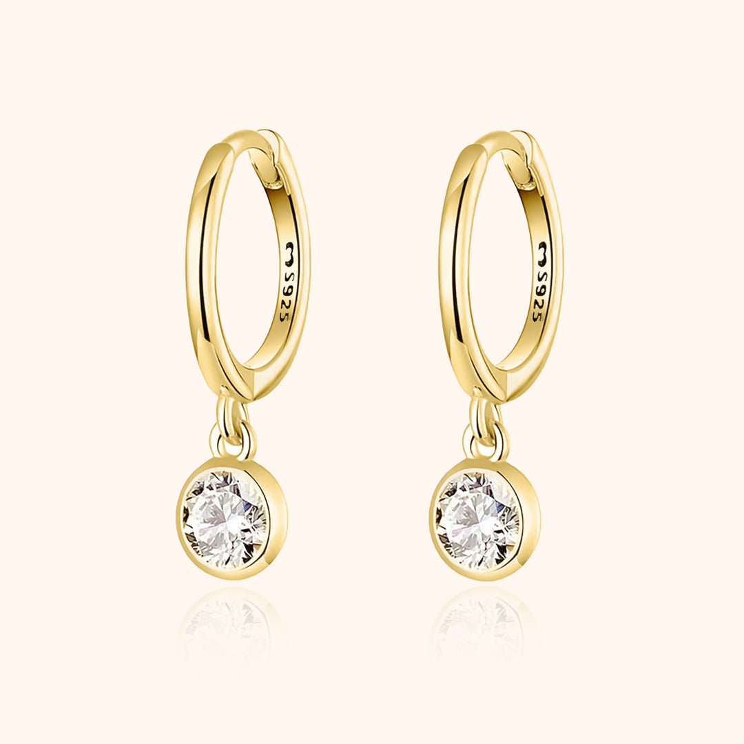 Goldene Creolen mit Zirkonia-Anhänger, 925er Silber, eleganter Schmuck, Damen-Ohrringe.