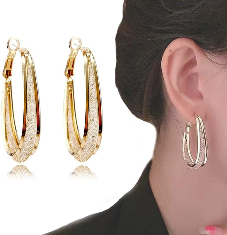 Goldene Creolen Ohrringe, zweifarbig, elegant, Damen Schmuck, modisch, Geschenkidee.