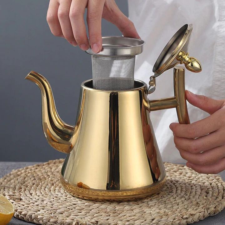 Goldene Teekanne mit Sieb, Edelstahl, elegantes Design, für Teeaufguss, Küchengerät.