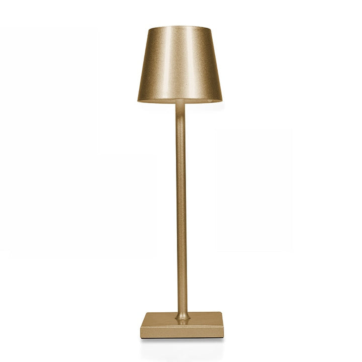 Goldene Tischlampe aus Metall, modernes Design, ideal für Wohnzimmer oder Bürobeleuchtung.