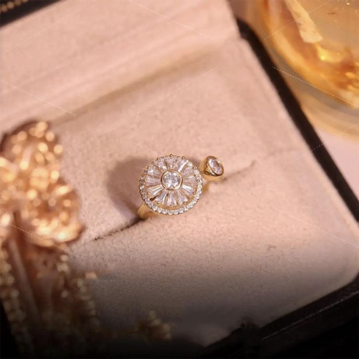 Goldener Diamantring in Schmuckschatulle, luxuriöses Design, eleganter Verlobungsring.