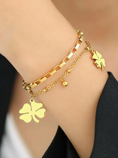 Goldenes Armband mit Kleeblatt-Anhänger, Damen-Schmuck, modisch, elegant, Geschenkidee.