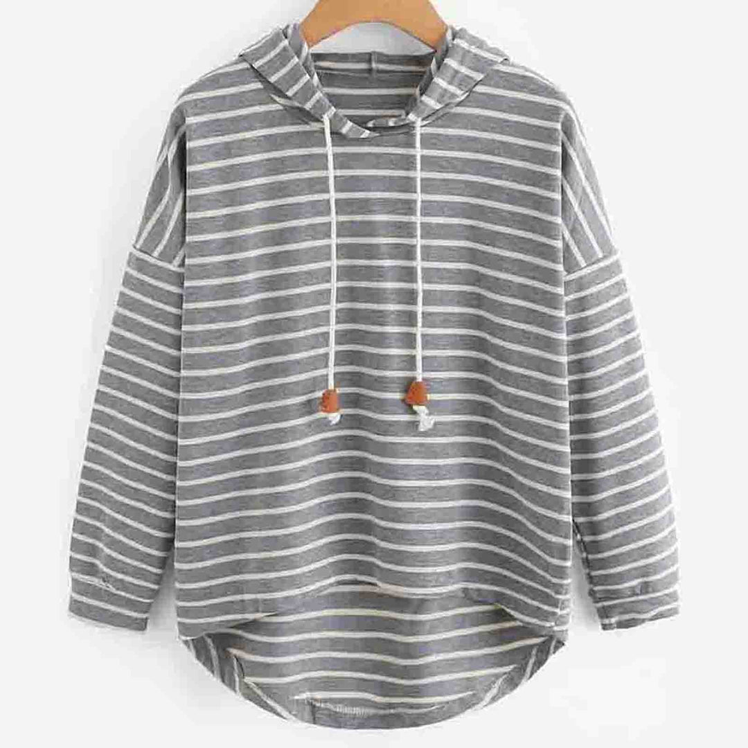 Grauer gestreifter Kapuzenpullover aus Baumwolle, lässig, langärmelig, mit Kordelzug.