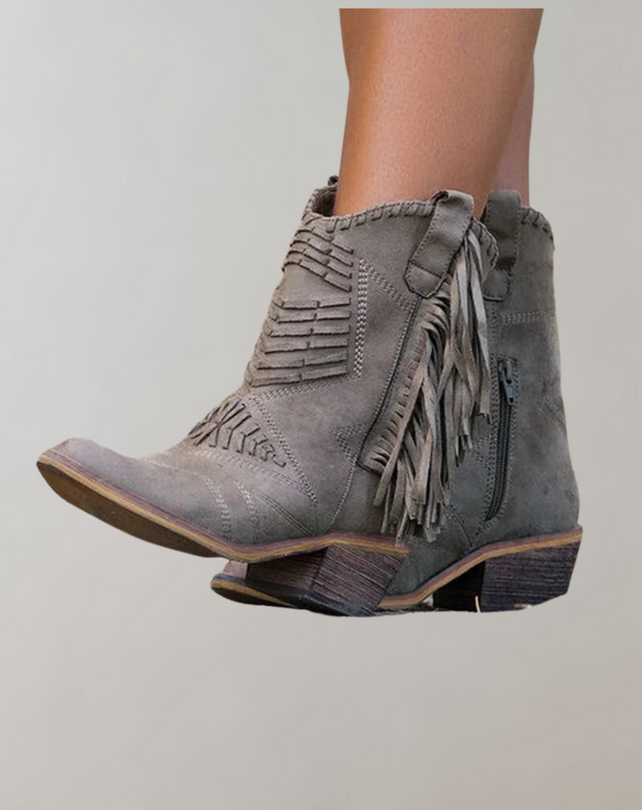 Graue Wildleder-Stiefeletten mit Fransen, Reißverschluss, niedriger Absatz, Damenmode.