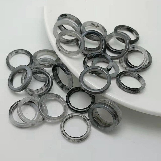 Graue Acrylringe, Y2K-Stil, koreanische Mode, Kinderaccessoire, 2023-Trend.
