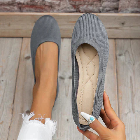 Graue Damen-Ballerinas aus Stoff, bequem, rutschfest, ideal für Alltag und Freizeit.