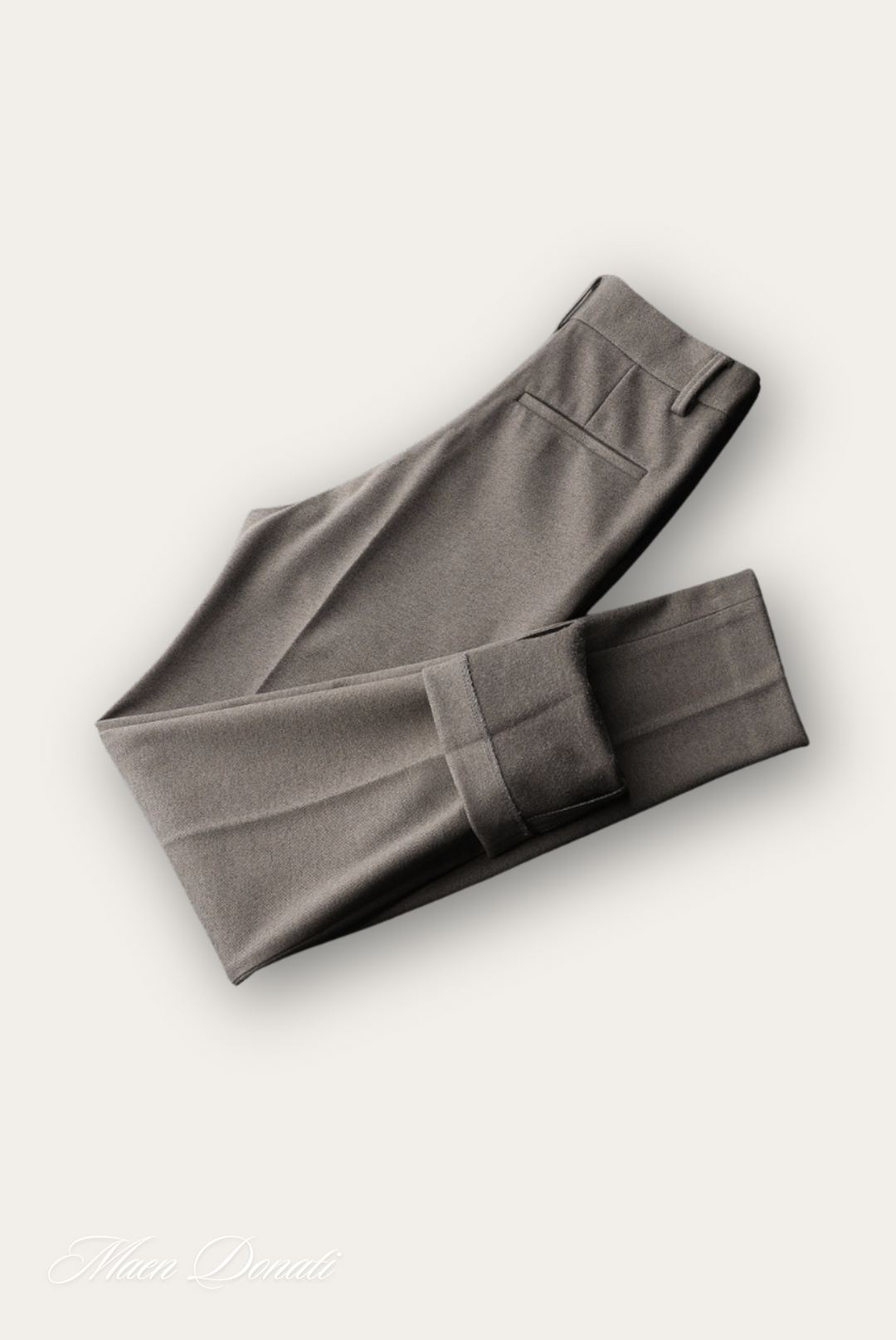 Graue Herrenanzughose, gefaltet, aus Wolle, elegante Businessmode.