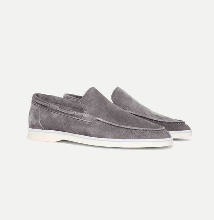 Graue Wildleder-Slipper für Herren, elegante Freizeitschuhe, rutschfeste Sohle.