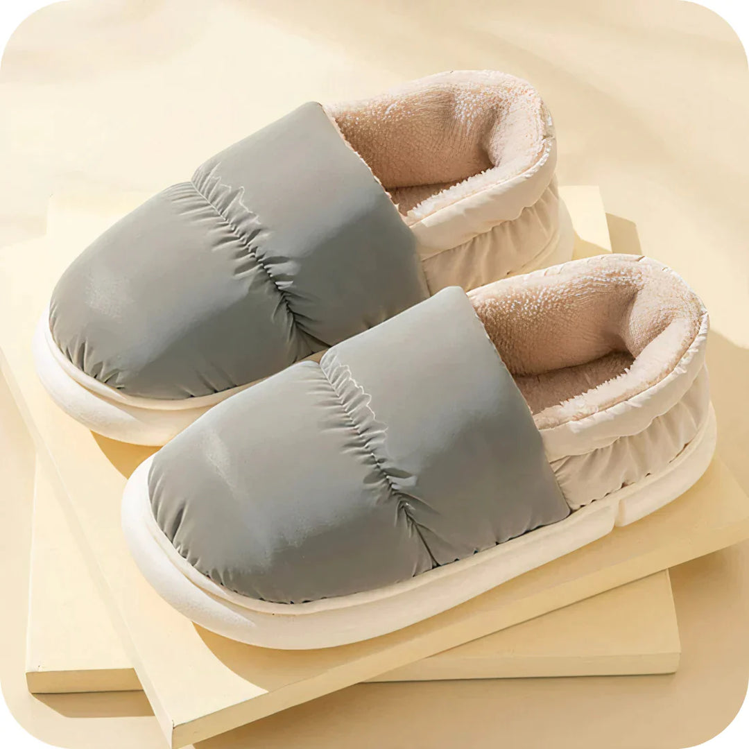 Graue Hausschuhe mit Plüschfutter, rutschfeste Sohle, gemütlich, warm, für Damen und Herren.