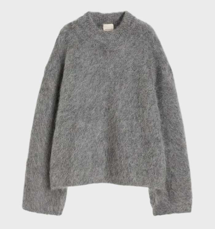 Grauer Damenpullover aus Wolle, langärmelig, kuschelig, modisch, Herbst-Winter-Kleidung.