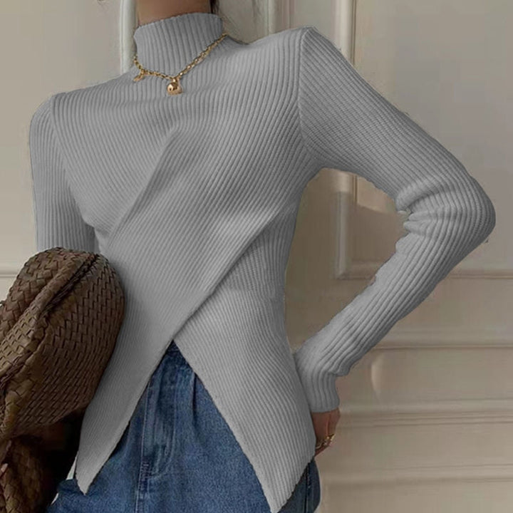 Grauer Rollkragenpullover Damen, gerippt, modisch, langärmelig, elegant, Herbstmode.