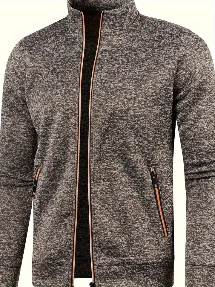 Graue Herren-Strickjacke mit Reißverschluss, Stehkragen und Taschen, modisch und bequem.