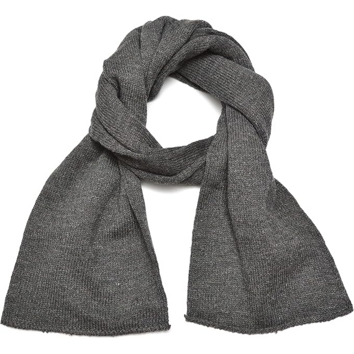 Grauer Strickschal aus Wolle, warm und modisch, ideal für Herbst und Winter.