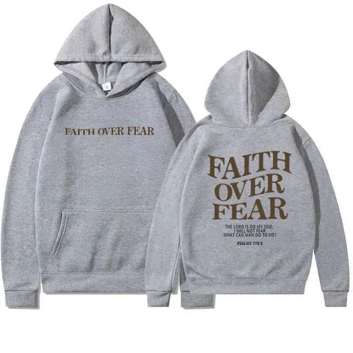 Grauer Unisex-Hoodie mit "Faith Over Fear"-Aufdruck, Baumwolle, lässig, Bibelzitat, modisch.