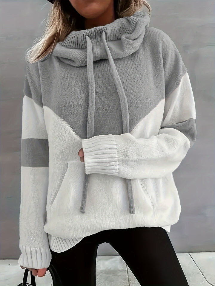 Damen-Pullover grau-weiß, Kapuze, Kordelzug, Strick, lässig, modisch, Herbstmode.