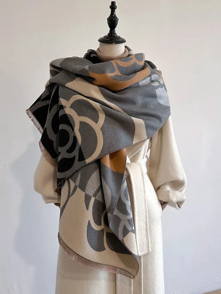 Damen-Wollschal mit Blumenmuster, grau-beige, warm, modisch, Herbst-Winter-Accessoire.