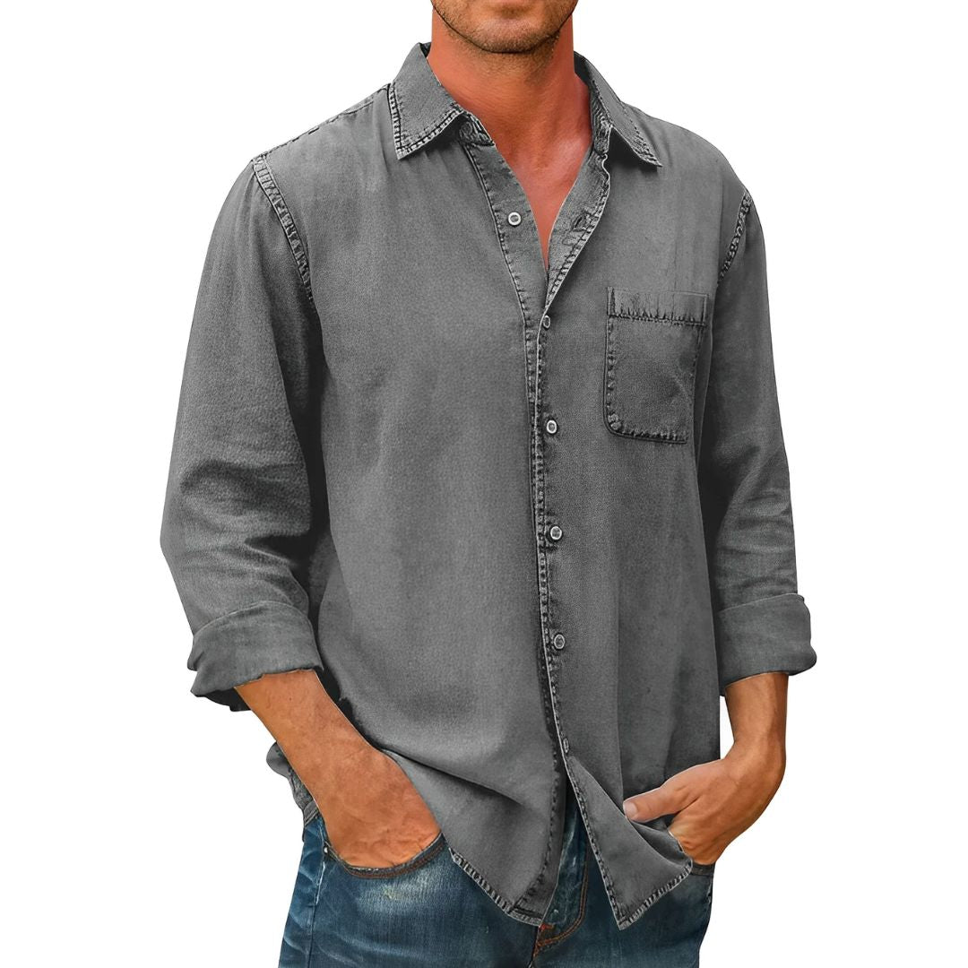 Graues Herrenhemd aus Denim, lässig, langärmlig, mit Brusttasche, Knopfleiste.