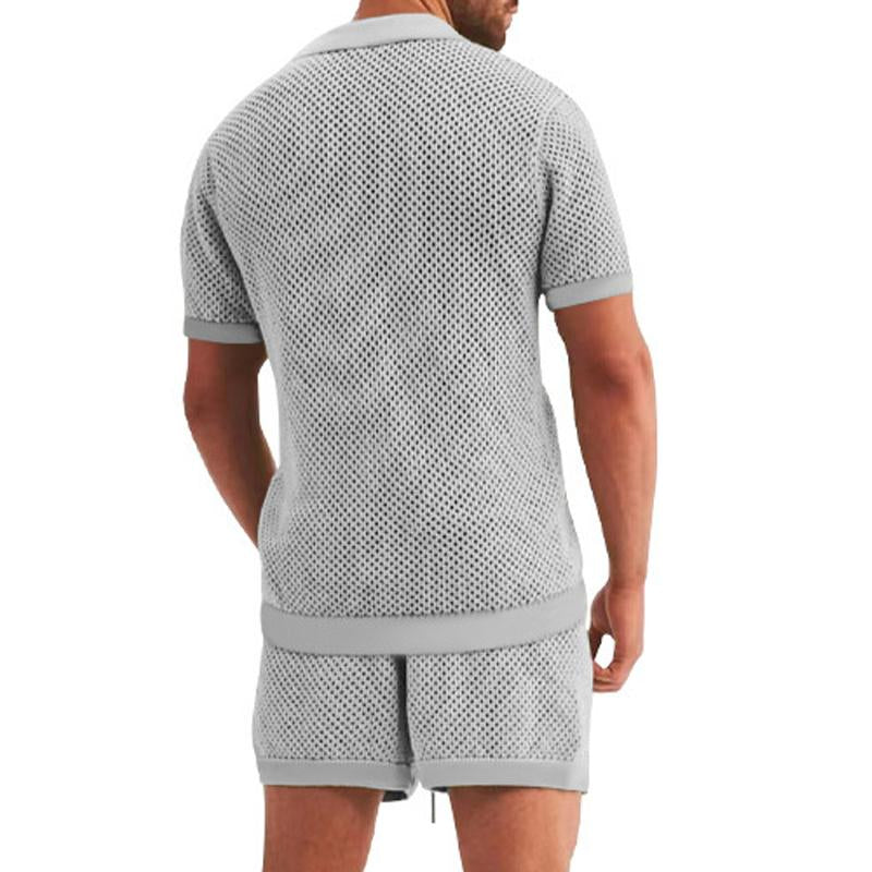 Graues Herren-Set aus Netzstoff, Kurzarmshirt und Shorts, sportlich, atmungsaktiv.