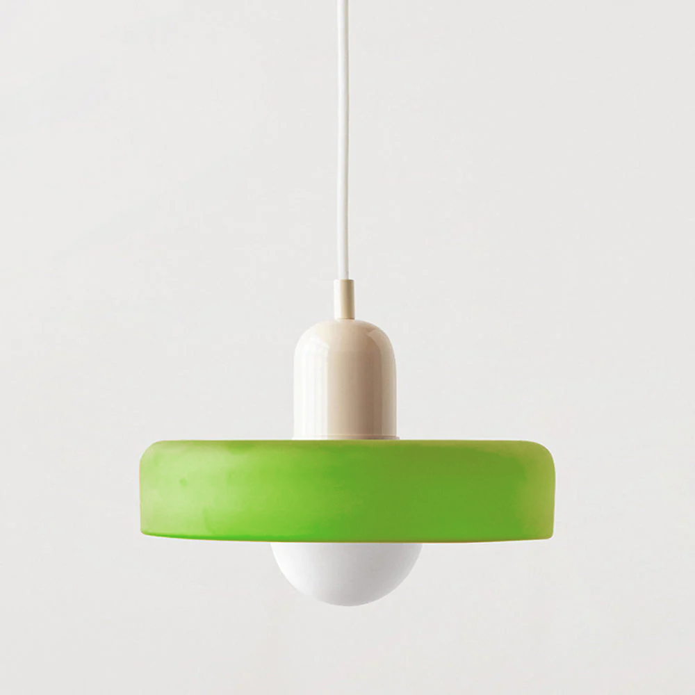 Grüne Pendelleuchte aus Glas, modernes Design, minimalistisch, für Wohnzimmer oder Esszimmer.