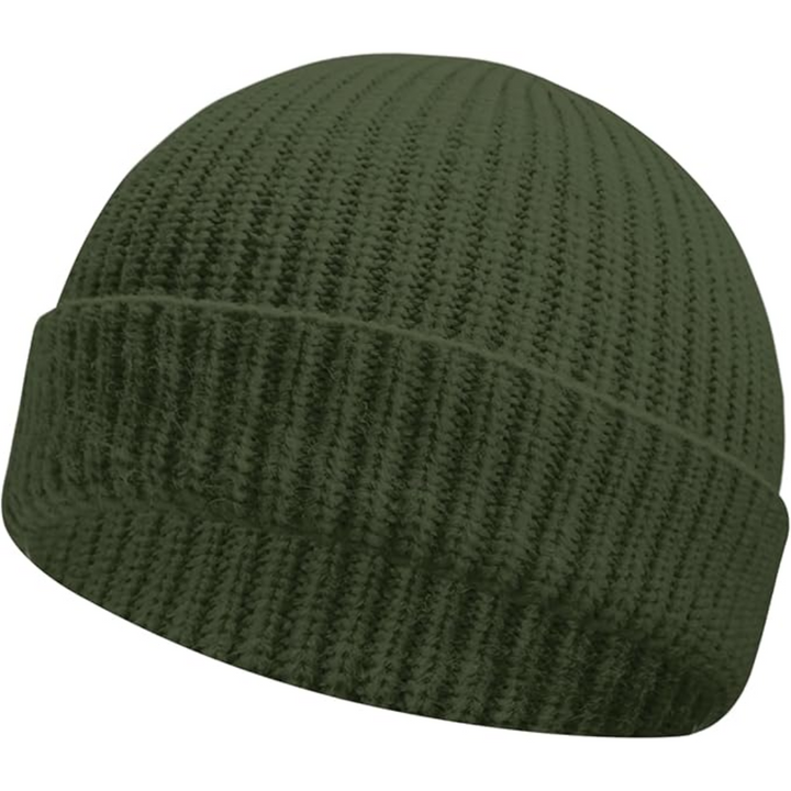 Grüne Strickmütze aus Wolle, warm, unisex, ideal für Winter, modisches Accessoire.