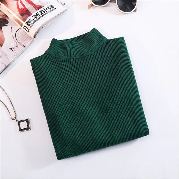 Grüner Rollkragenpullover aus Strick, Damenmode, Herbst-Winter, elegant, warm, modisch.