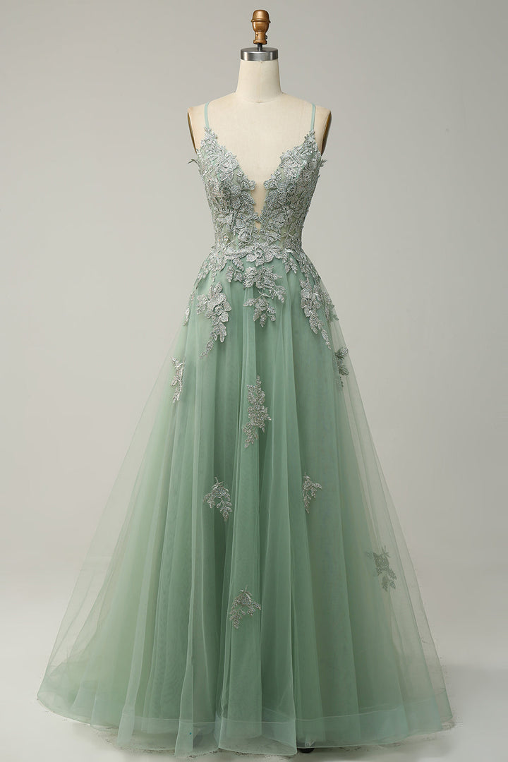 Grünes Abendkleid mit Spitzenapplikationen, V-Ausschnitt, Tüllrock, elegantes Design.
