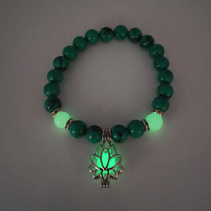 Grünes Armband mit leuchtendem Lotus-Anhänger, Edelsteinperlen, Schmuck für Damen.