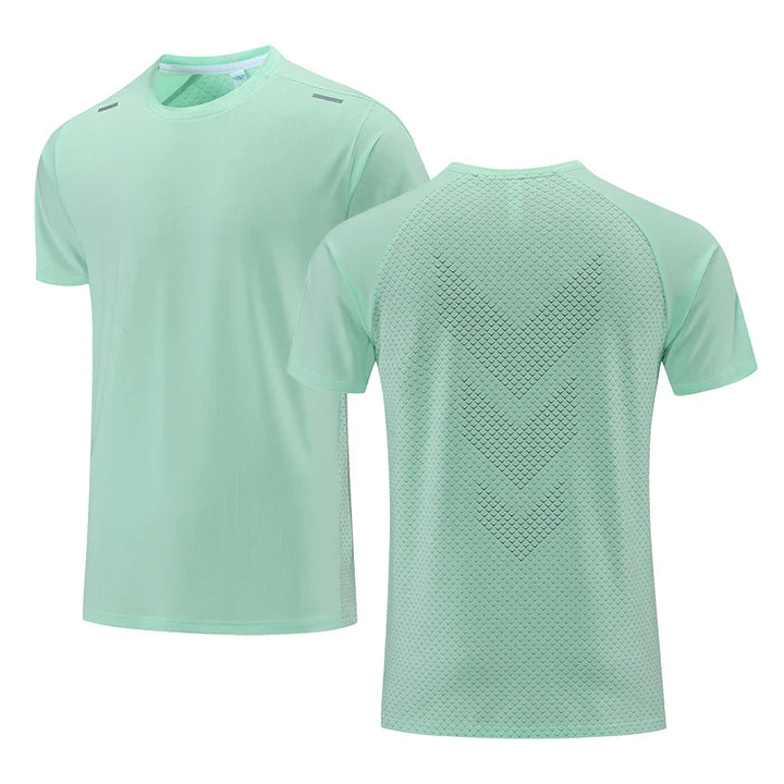 Zwei mintgrüne Sportshirts aus atmungsaktivem Material mit Rückenmuster für Herren.