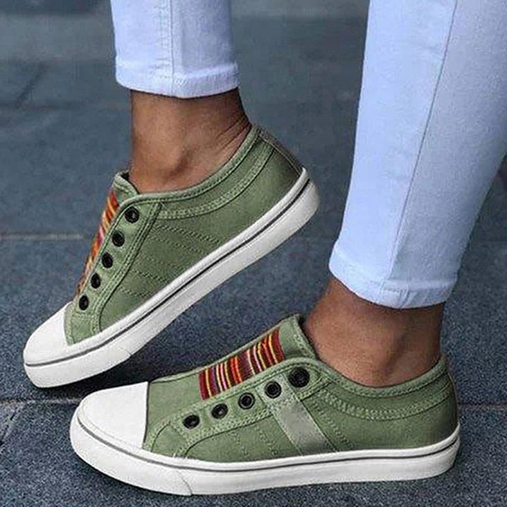 Grüne Sneaker mit weißer Sohle, Damen, Freizeitschuhe, Stoff, modisch, bequem, Straßenstil.