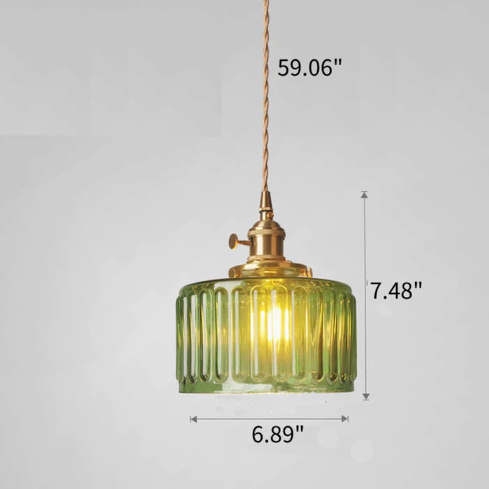 Grüne Glas-Pendelleuchte, Messingfassung, Vintage-Stil, 59 Zoll Kabel, 7 Zoll Höhe.