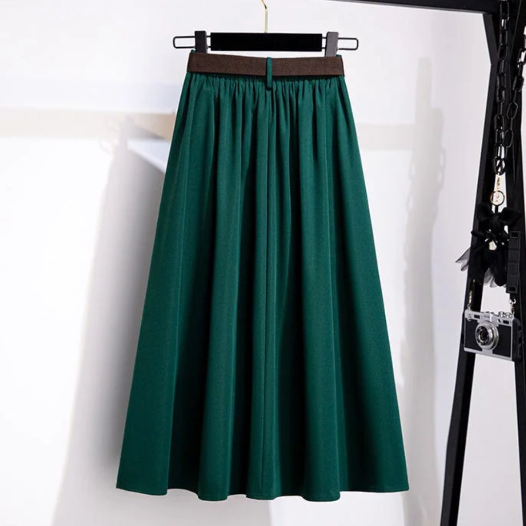 Grüner Maxirock aus Baumwolle, eleganter Faltenrock, Damenmode, knöchellang, schwarz abgesetzt.