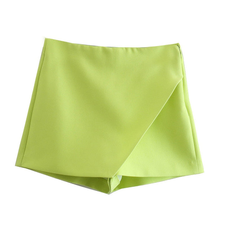 Grüner Damenrock, asymmetrisch, Minirock, Sommermode, elegantes Design, Freizeitkleidung.