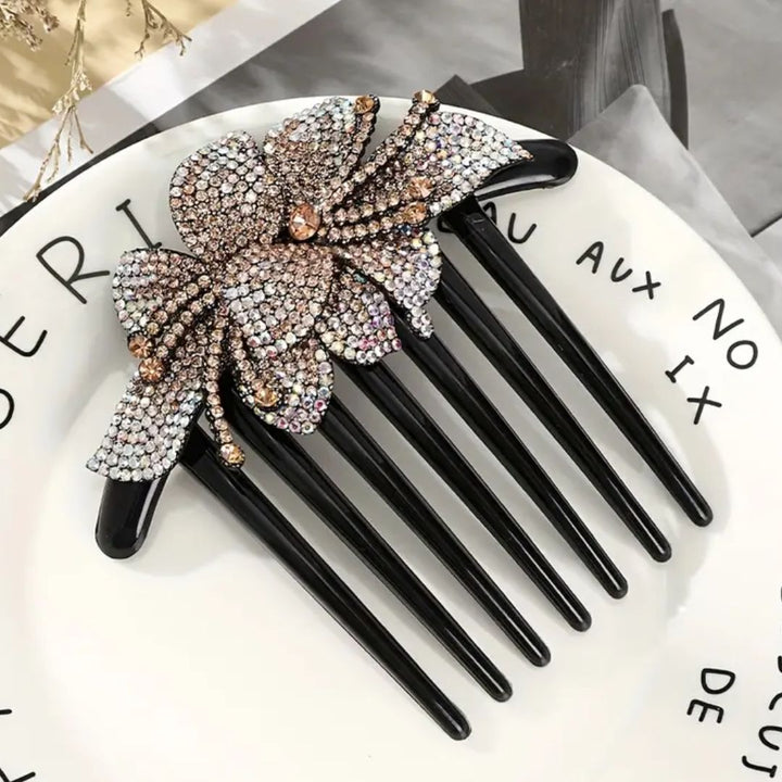Schwarzer Haarkamm mit funkelndem Strass-Schmetterling, elegantes Haaraccessoire.
