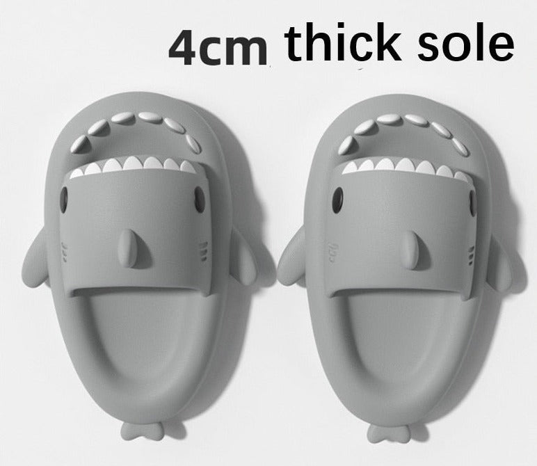 Graue Hai-Hausschuhe mit 4 cm dicker Sohle, niedliches Design, bequem, rutschfest.