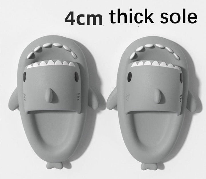 Graue Hai-Hausschuhe mit 4 cm dicker Sohle, niedliches Design, bequem, rutschfest.