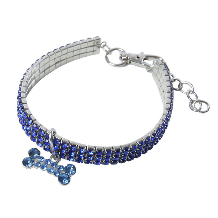 Blaue Hundehalskette mit Strasssteinen und Knochenanhänger, verstellbar, modisch.
